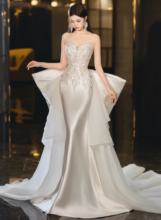 Stunning Applique Beading Bridal Mermaid Dress Strapless Bow Satin Fabric Wedding Dress AP0883