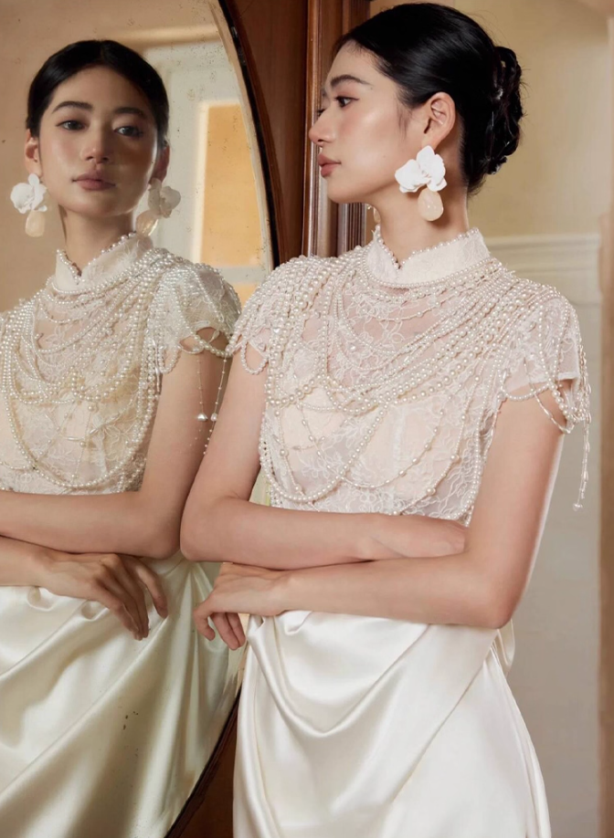 Chic Jacquard Lace Bodice Satin Fabric Evening Dress Short Sleeve Beading Prom Dress AP0884