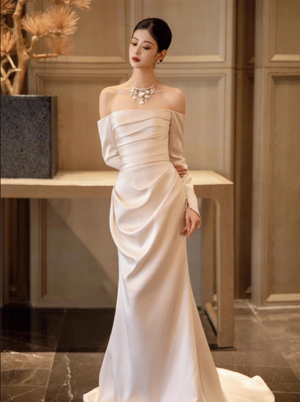 Timeless Long Sleeves Natural Pleats Evening Dress Off-Shoulder Satin Fabric Prom Dress AP0887
