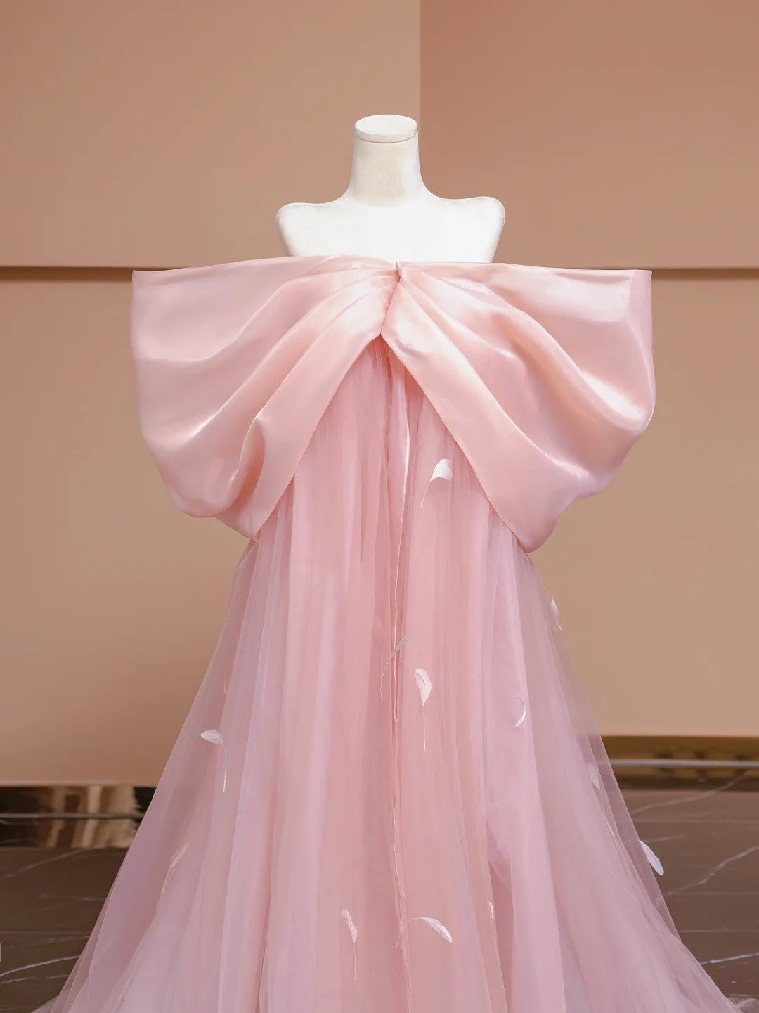 Ornate Off-Shoulder Tulle Party Dress A-Line Petal Details Prom Dress AP0888