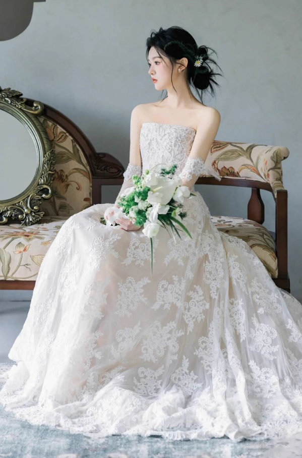 French-Inspired Flowing Textured Tulle Engagement Dress Strapless Sheer Mesh Layered Wedding Dress AP0889