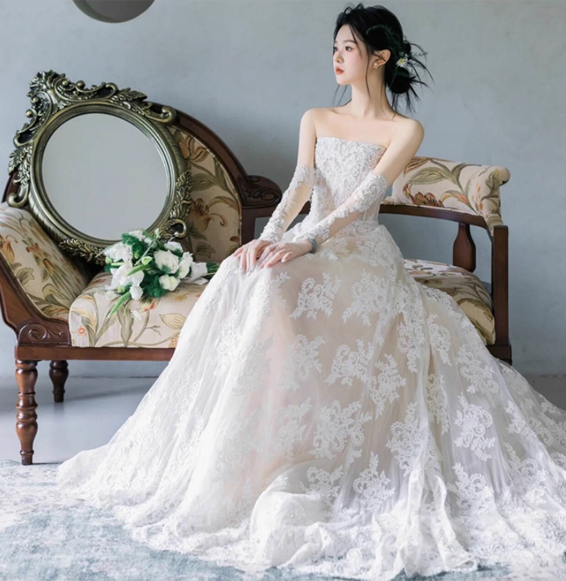 French-Inspired Flowing Textured Tulle Engagement Dress Strapless Sheer Mesh Layered Wedding Dress AP0889