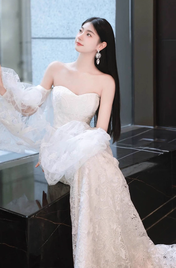 Gorgeous Textured Floral Lace Puff Sleeve Off-Shoulder Mermaid Wedding Dress AP0890