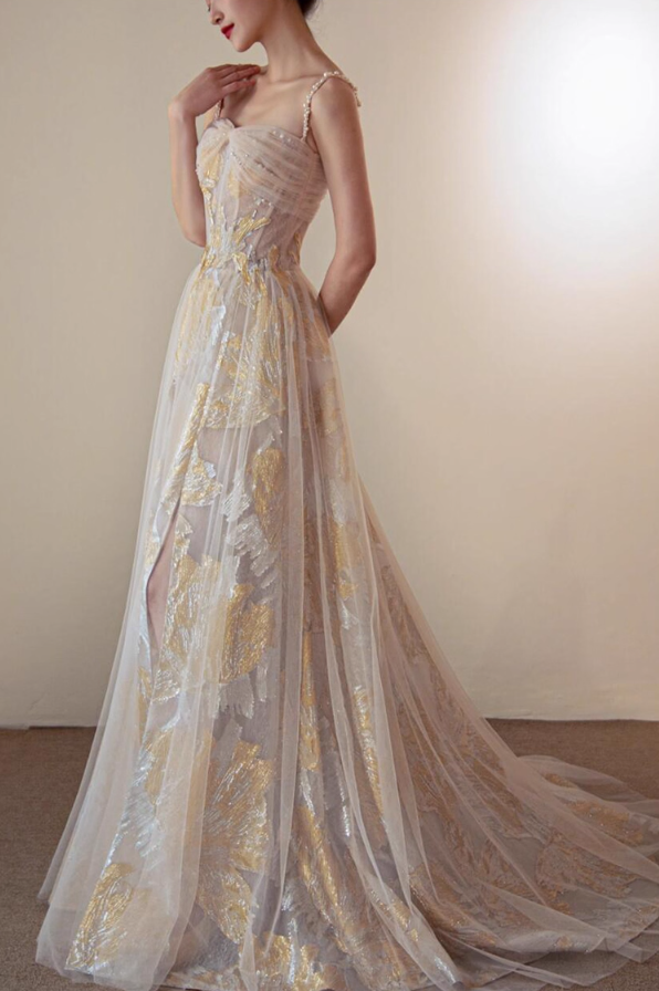 Exquisite Gold-Embroidered Feast Party Dress Chic Beading Spaghetti Strap Tulle Overlay Prom Dress AP0892