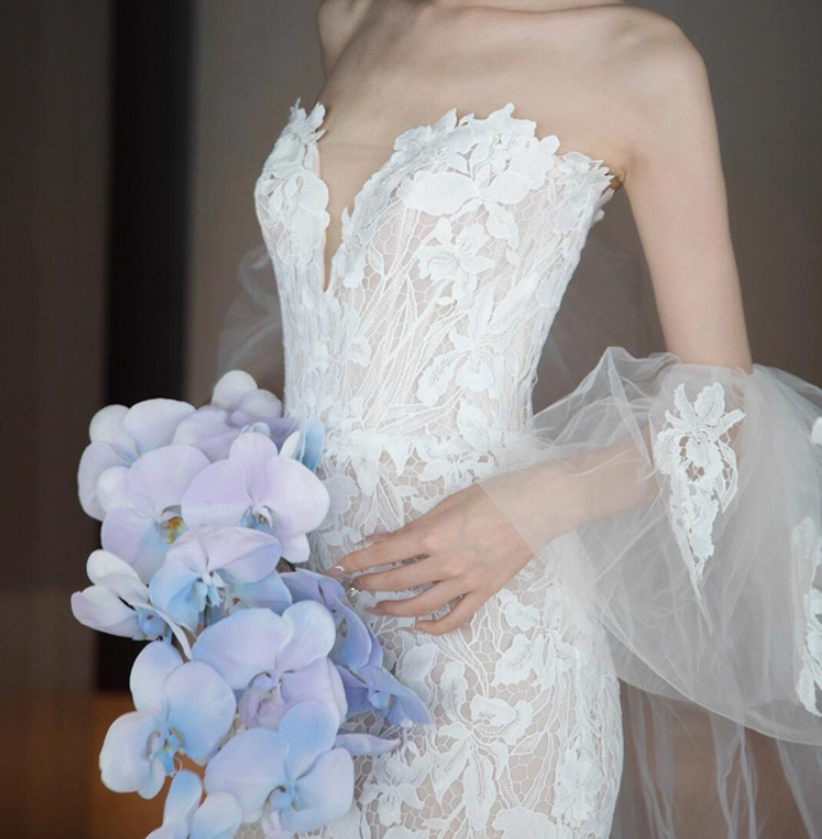 Fabulous Textured Floral Lace Puff Stole Mermaid Dress Strapless High-Slit Wedding Dress AP0893