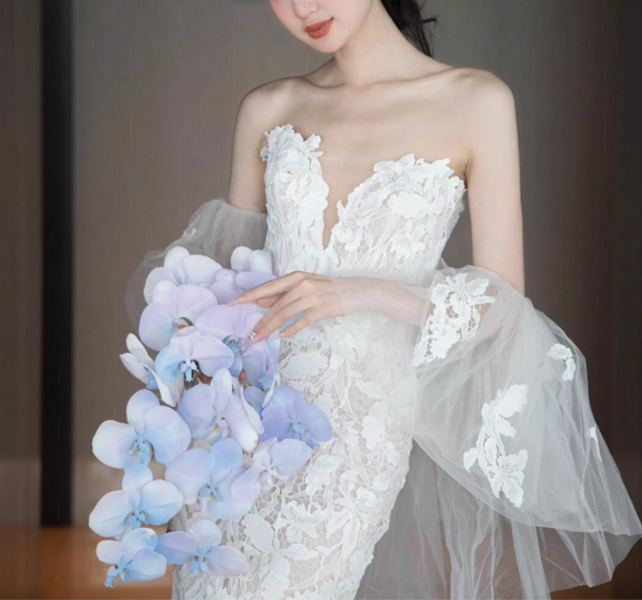 Fabulous Textured Floral Lace Puff Stole Mermaid Dress Strapless High-Slit Wedding Dress AP0893