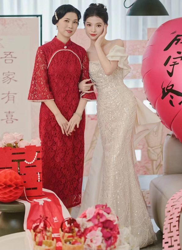 Chic Beading Puff Sleeve Mermaid Dress Strapless Glitter Sequin Wedding Dress AP0895