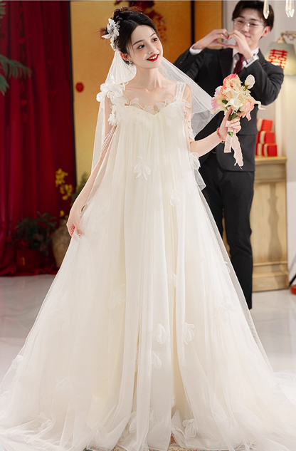 Elegant Stereo Petal Bridal Dress Flowy Spaghetti Strap Tulle Overlay Wedding Dress AP0896