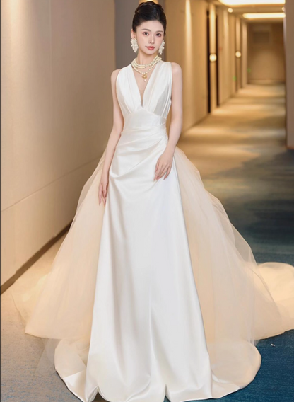 Niche Soft Lustrous Satin Maxi Feast Dress Open-Back V-Neck Halter Prom Dress AP0902