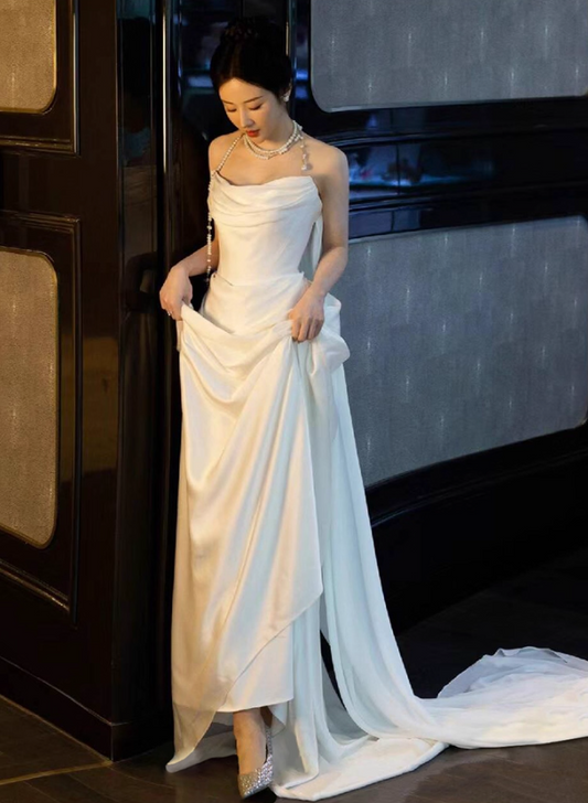 Minimalist Lustrous Satin Fabric Bridal Dress Timeless Strapless Natural Draped Wedding Dress AP0903