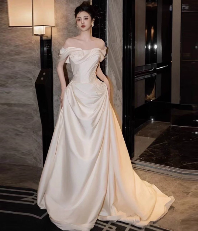 Charming Handmade Floral Detailing Evening Dress Off-Shoulder Natual Pleated Prom Dress AP0907