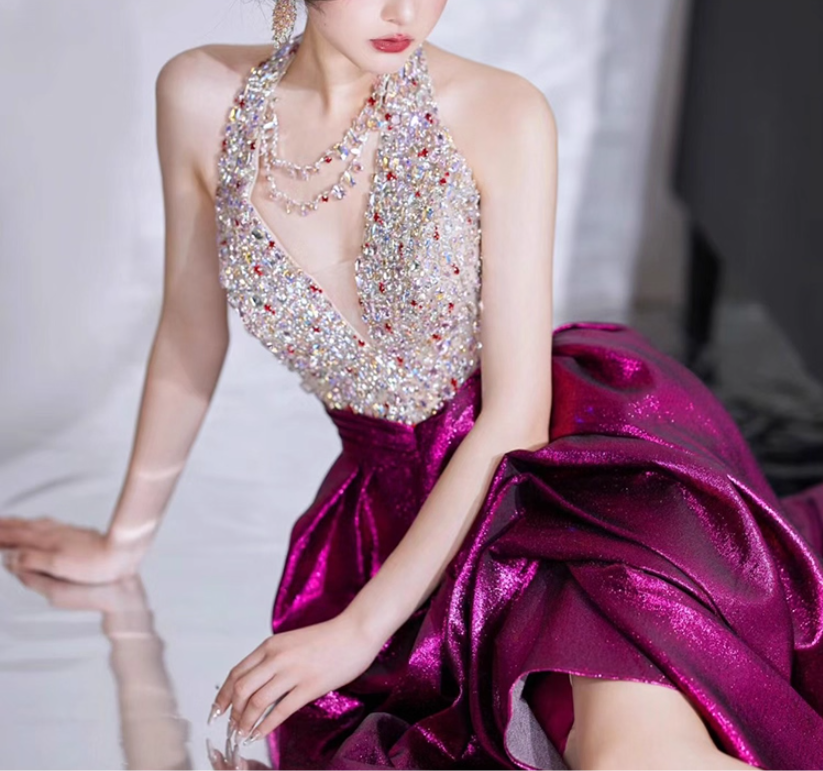 Luxurious Sparkle Rhinestone V-Neck Maxi Dress High-Slit Satin Fabric Halter Prom Dress AP0908
