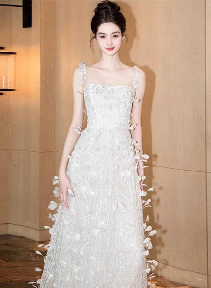 Vibrant Stereo Feather Glitter Fabric Feast Evening Dress Chic Beading Spaghetti Strap Prom Dress AP0909