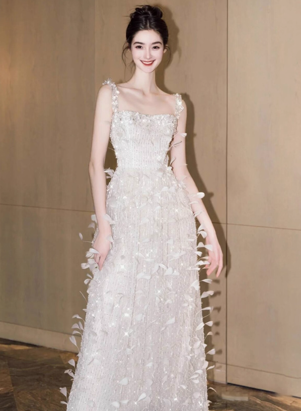 Vibrant Stereo Feather Glitter Fabric Feast Evening Dress Chic Beading Spaghetti Strap Prom Dress AP0909