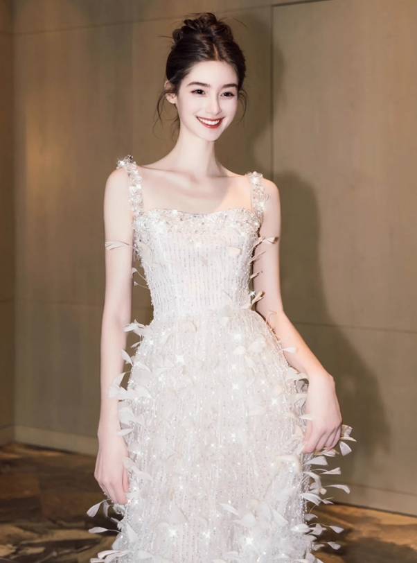 Vibrant Stereo Feather Glitter Fabric Feast Evening Dress Chic Beading Spaghetti Strap Prom Dress AP0909