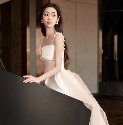 Fancy Ivory Satin Fabric Tulle Splicing Bridal Dress Square Neck Beaded Spaghetti Strap Wedding Dress AP0911