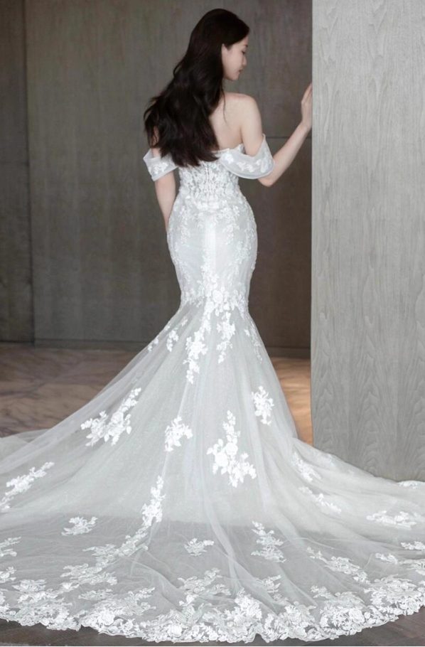 Gorgeous Textured Applique Lace Mermaid Dress With Train Sheer Lace Hollow Strapless Wedding Dress AP0912