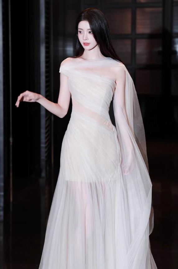 Ethereal Sheer Tulle Layered Mesh Stole Evening Dress Round Neckline A-Line Prom Dress AP0915