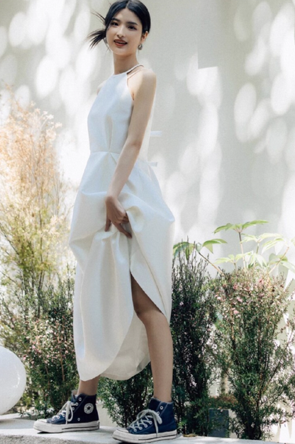 Fashionable Smooth Satin Fabric Ceremonies Dress Minimalist Sleeveless Halter Prom Dress AP0920