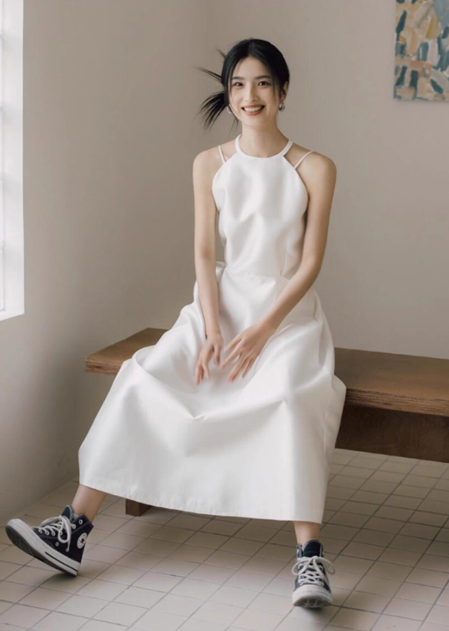 Fashionable Smooth Satin Fabric Ceremonies Dress Minimalist Sleeveless Halter Prom Dress AP0920