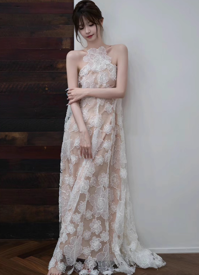 Ethereal Applique Lace Layered Ceremonies Dress With Lining Niche Sleeveless Halter Prom Dress AP0921