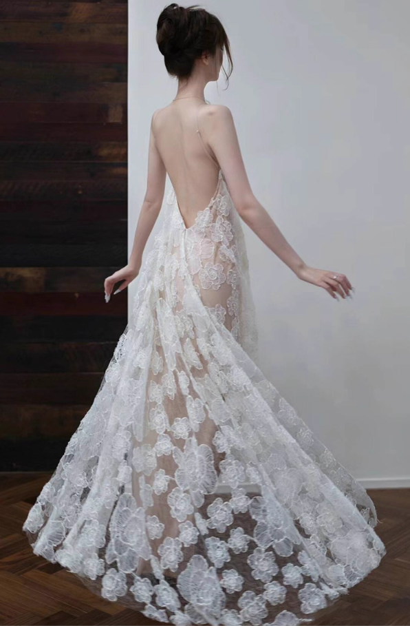 Ethereal Applique Lace Layered Ceremonies Dress With Lining Niche Sleeveless Halter Prom Dress AP0921