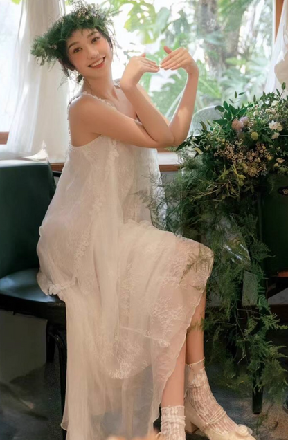 Sweet Applique Tulle Overlay Bridal Dress Square Neck Spaghetti Strap Loose Style Wedding Dress AP0928