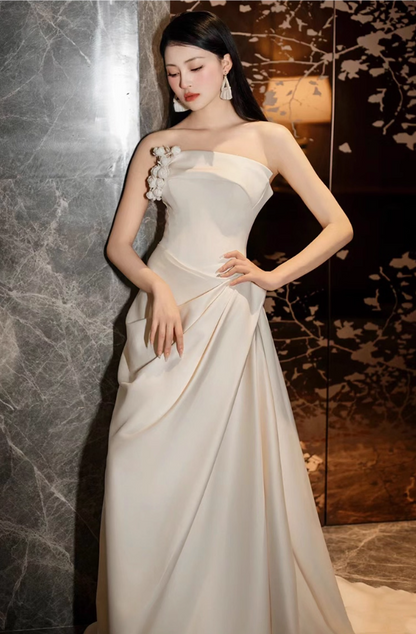 New Tendency Breathable Soft Fabric Bridal Dress Classical Strapless Floral Design Wedding Dress AP0931