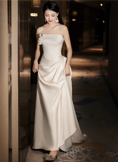 New Tendency Breathable Soft Fabric Bridal Dress Classical Strapless Floral Design Wedding Dress AP0931