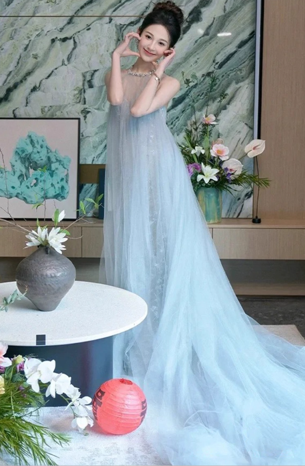 Cute Tulle Overlay Applique Lining Maxi Dress Sweet 15 Ethereal Halter Prom Dress AP0932