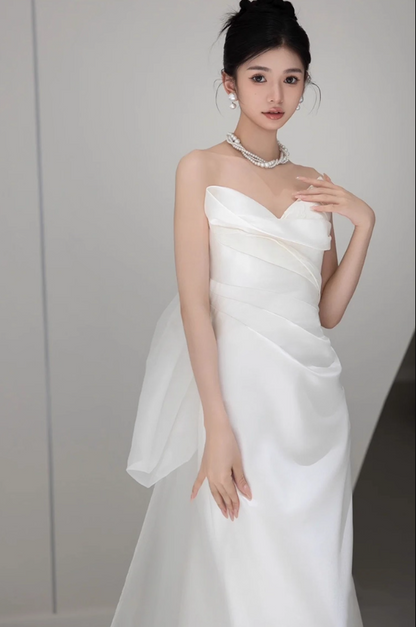 Chic Ivory Sweetheart Neck Strapless Maxi Dress Satin Fabric Tully Bow Wedding Dress AP0933