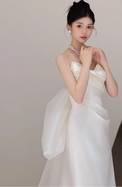 Chic Ivory Sweetheart Neck Strapless Maxi Dress Satin Fabric Tully Bow Wedding Dress AP0933