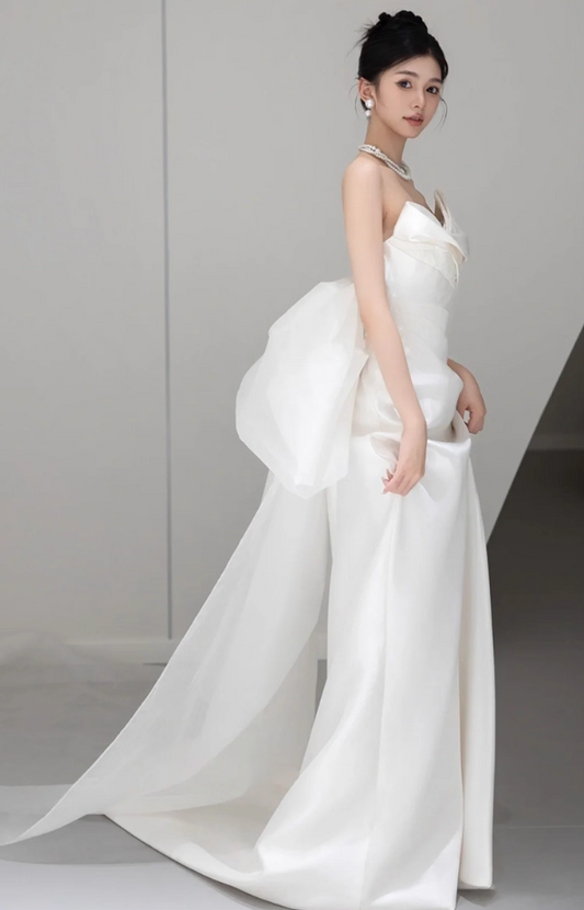 Chic Ivory Sweetheart Neck Strapless Maxi Dress Satin Fabric Tully Bow Wedding Dress AP0933