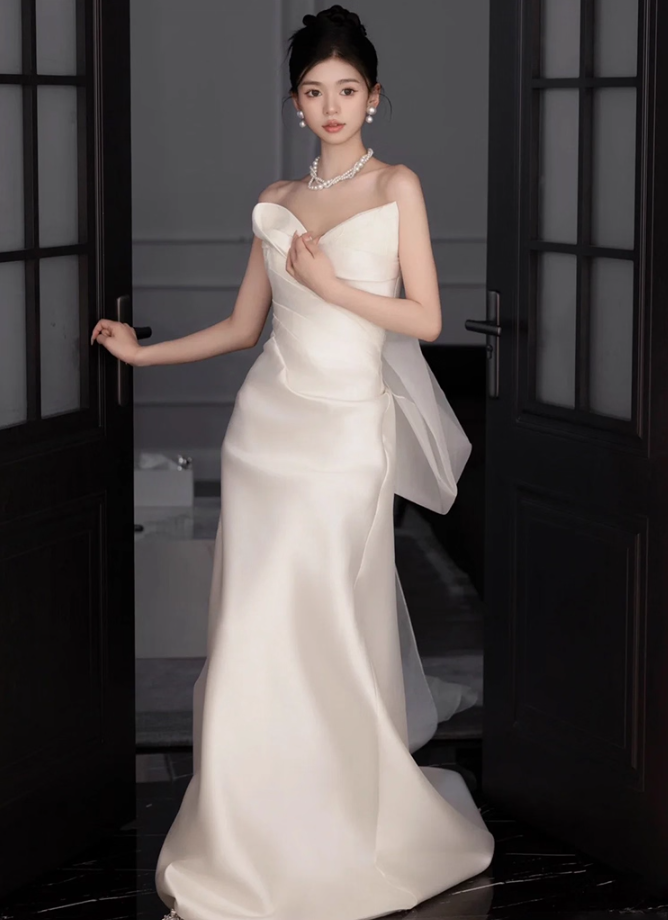 Chic Ivory Sweetheart Neck Strapless Maxi Dress Satin Fabric Tully Bow Wedding Dress AP0933
