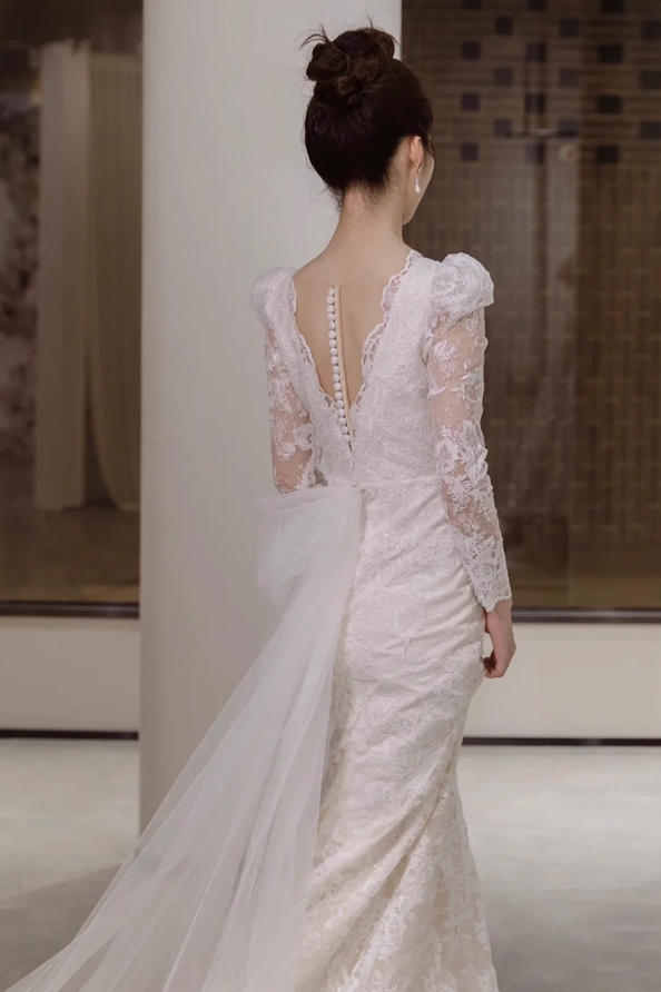 Graceful V Neck Applique Sweet 16 Dress Beaded Tulle Bow Long Sheer Lace Sleeve Prom Dress AP0946