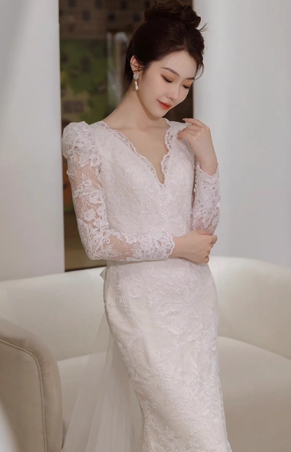 Graceful V Neck Applique Sweet 16 Dress Beaded Tulle Bow Long Sheer Lace Sleeve Prom Dress AP0946