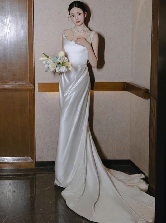 Classical Ivory Smooth Satin Fabric Bridal Dress Square Neck Minimalist Spaghetti Strap Wedding Dress AP0948
