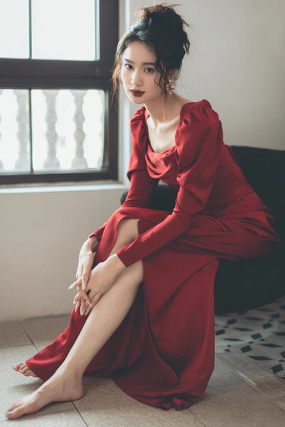 Graceful Red Soft Fabric High-Slit Evening Dress A-Line Long Sleeve Square Neck Prom Dress AP0951