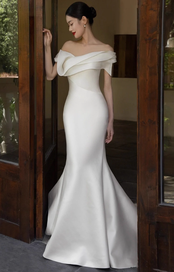 Alluring Waist-Cinching Mermaid Maxi Dress Minimalist Ruffles Trimmed Off-Shoulder Wedding Dress AP0953