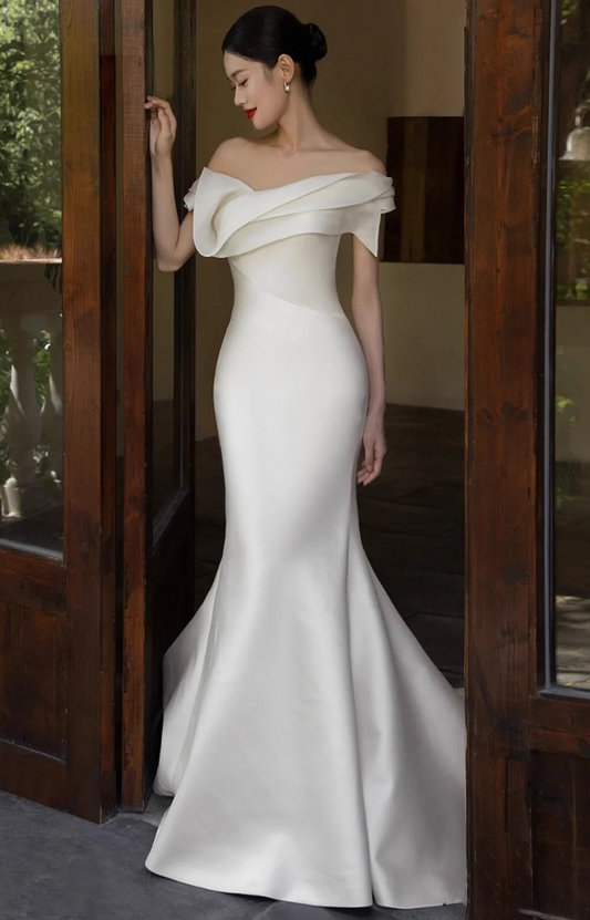 Alluring Waist-Cinching Mermaid Maxi Dress Minimalist Ruffles Trimmed Off-Shoulder Wedding Dress AP0953