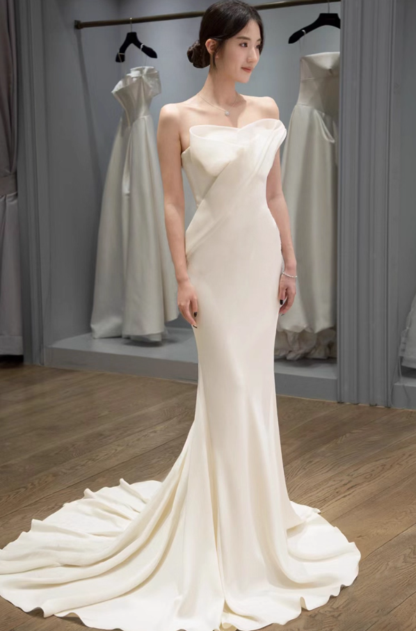 New Fashion Strapless Ruffles Hem Bridal Mermaid Dress Minimalist Sheath Wedding Dress AP0954