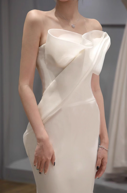 New Fashion Strapless Ruffles Hem Bridal Mermaid Dress Minimalist Sheath Wedding Dress AP0954