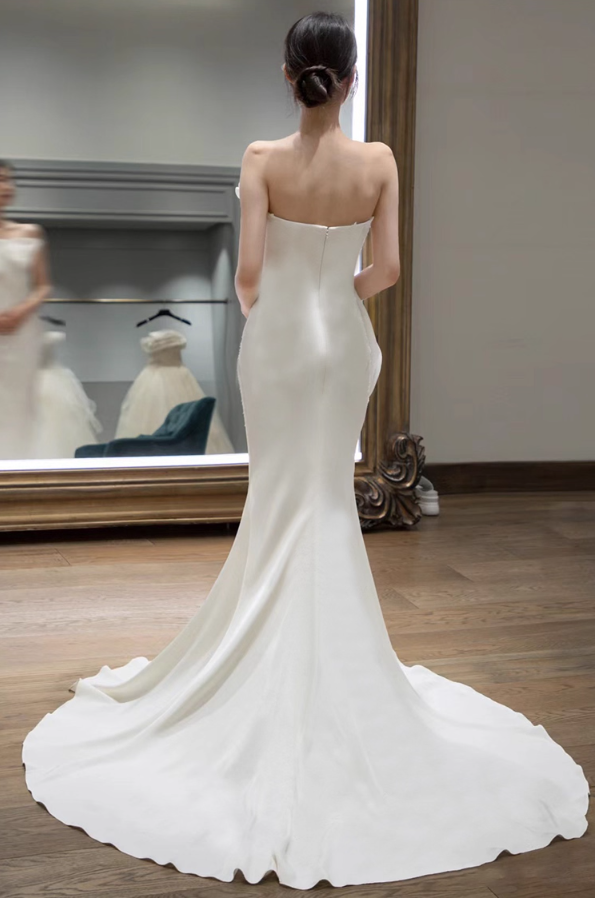 New Fashion Strapless Ruffles Hem Bridal Mermaid Dress Minimalist Sheath Wedding Dress AP0954