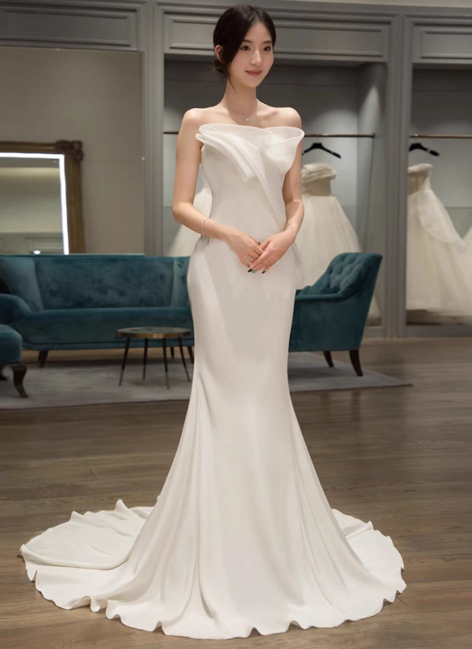 New Fashion Strapless Ruffles Hem Bridal Mermaid Dress Minimalist Sheath Wedding Dress AP0954