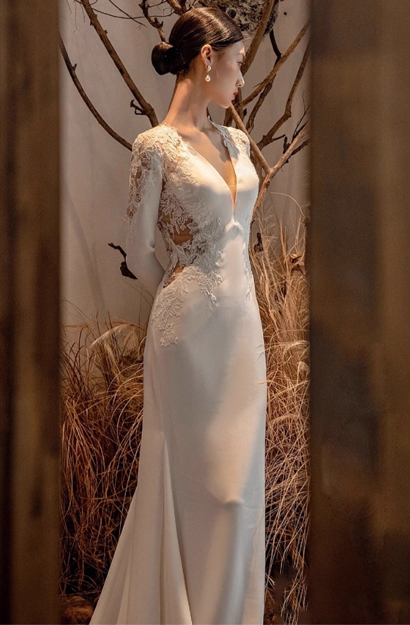 Chic Satin Applique V Neck Mermaid Maxi Dress Hollow-Out Long Sleeve Prom Dress AP0956