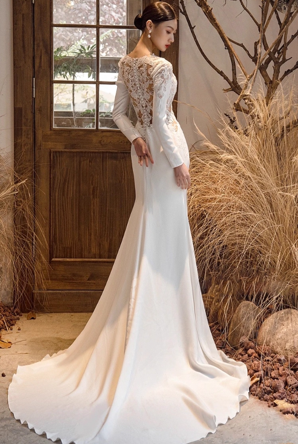 Chic Satin Applique V Neck Mermaid Maxi Dress Hollow-Out Long Sleeve Prom Dress AP0956