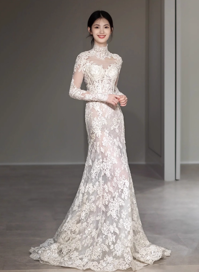 Alluring High Collar Sheer Lace Applique Birthday Outfit Dress Breathable Long Sleeve Prom Dress AP0958