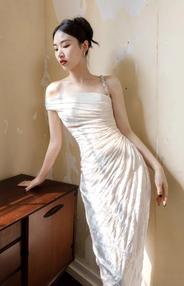 Exquisite Lustrous Fabric Off-Shoulder Maxi Dress High-Slit Gathered Spaghetti Strap Prom Dress AP0959