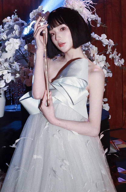 Dreamy Bow Detail Cascade Tulle Sweet 16 Dress Feather-Embellished Strapless Prom Dress AP0961