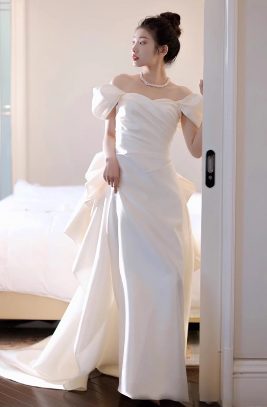 Fancy Sheen Satin Waist-Cinching Bridal Dress Off-Shoulder Big Bow Wedding Dress AP0963